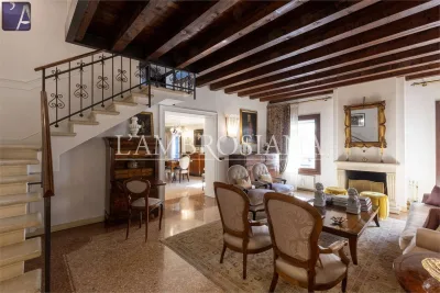 Appartamento in vendita a Padova, zona Via Roma — Padova